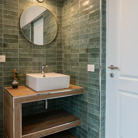 Penthouse Vado Collection