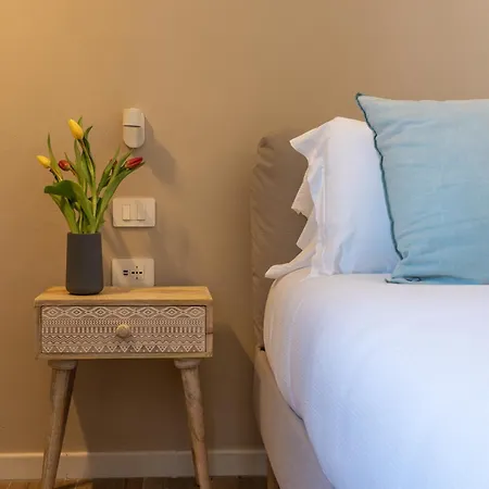 Penthouse Vado Collection